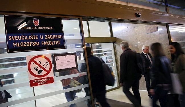 NEČASTIVI NA FAKULTETIMA II: Egzibicionist na Filozofskom