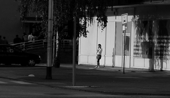 PRED PUČKOM KUHINJOM: „Pusti politiku! Ekonomija, brate, samo nas ekonomija može spasiti!“ 