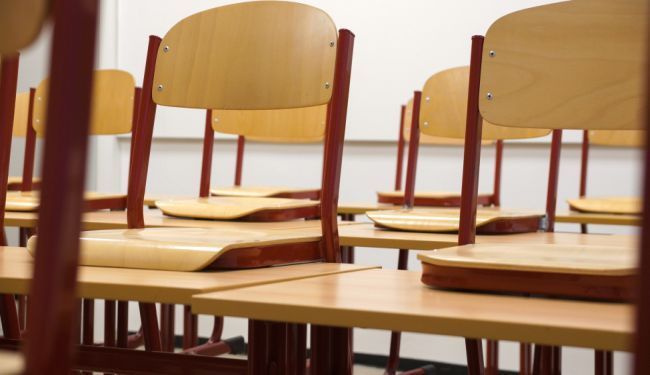 MOLIM, BEZ PROFITIRANJA: Školske uniforme nisu stupići uz cestu, nadstrešnice ili javni zahodi