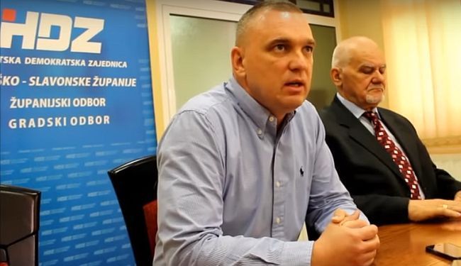 UZ PSOVKE I PRIJETNJE: HDZ-ov gradonačelnik fizički napao novinara