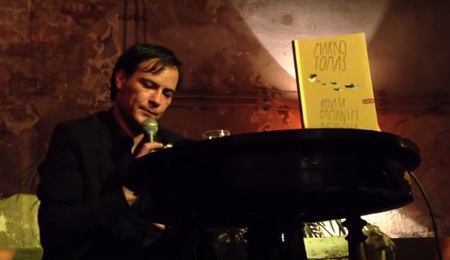 „TRUBADUR KOJI NE PJEVA“ NA TURNEJI: Marko Tomaš stiže u Zagreb, Rijeku, Novi Sad i Beograd