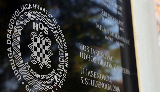 SLUČAJNA DRŽAVA: Kako to da „Za dom spremni“ ne može u Metković, a može u Jasenovac