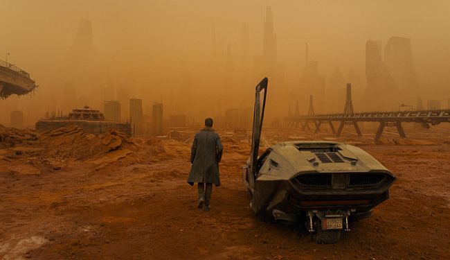 BLADE RUNNER 2049: Fanovi su gladni i žedni, ali je li trebalo dirati u savršeni klasik?