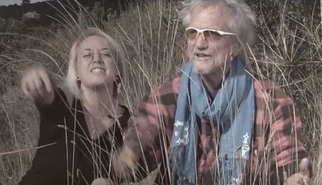 I ETO TI PJESME: Darko Rundek zarepao sa Sassjom