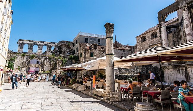 BORIS DEŽULOVIĆ: Split - Kronika jedne propasti