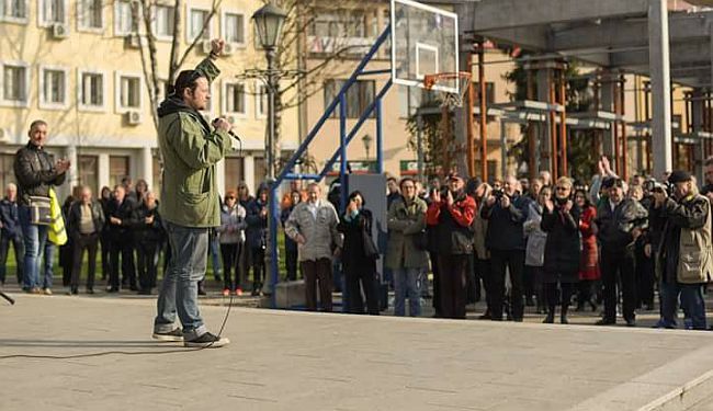 INTERVJU: "Jugoslavija je morala da umre, predugo je i postojala, kad se ima u vidu kakva je sve bagra u njoj živela"