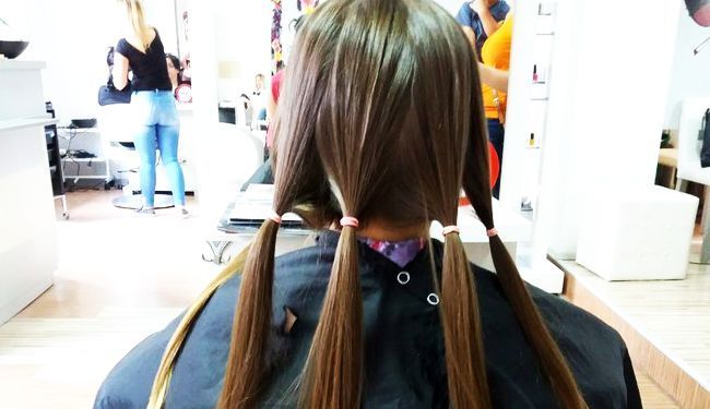 O DJEVOJČICAMA, STEREOTIPIMA I PERIKAMA: One se bore za vlastito zdravlje i lijepe su bez kose 