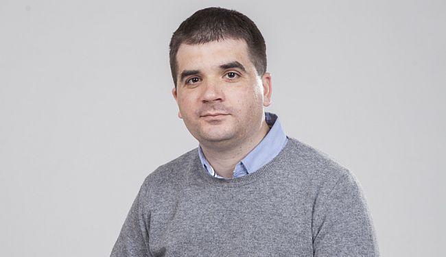 INTERVJU – MIĆA VUJIČIĆ: „Kad su me upitali - 'Ti baš odbijaš da odrasteš?'- nisam znao šta da odgovorim“