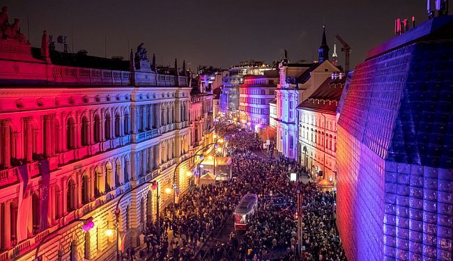 ZEMLJA BEZ LJEVICE: „Tko 1989. nije bio desno orijentiran nije imao srce. Tko danas nije malo ulijevo nema razum“