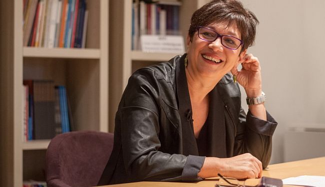 INTERVJU – DUBRAVKA STOJANOVIĆ: „Drže nas zaleđene u stanju mržnje koja nam ne dozvoljava da krenemo dalje“