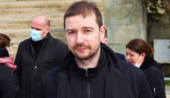 INTERVJU – STEVAN DOJČINOVIĆ, GLAVNI UREDNIK KRIK-A: „Vlast nam crta mete na čelo“