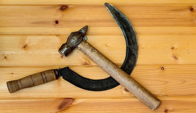 BOŠNJACI I KOMUNJARE: Da nije bilo komunista, šta bi oslobodioci od komunizma već tri decenije krali?