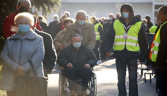 LOŠ "PREGLED IGRE": Nepodnošljiva sporost cijepljenja