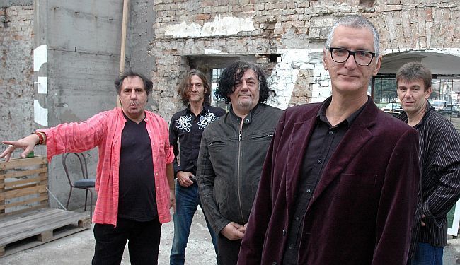 SRĐAN GOJKOVIĆ GILE: „Gonič robova šiba bičem, a mi samo trčimo“