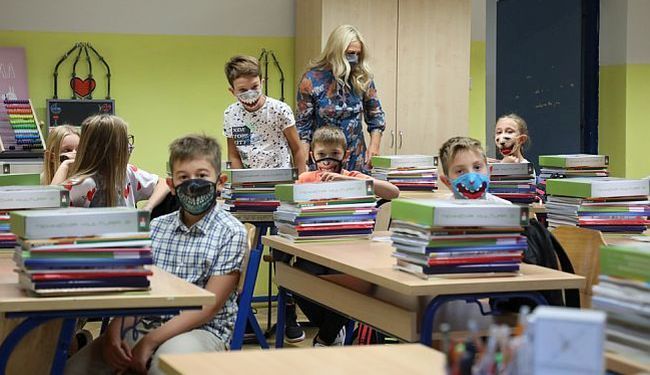 ŠKOLA KAO ROBIJA: „Odlazak na nastavu zapravo je prikriveni odlazak na robiju, početak šesnaestogodišnje kazne“