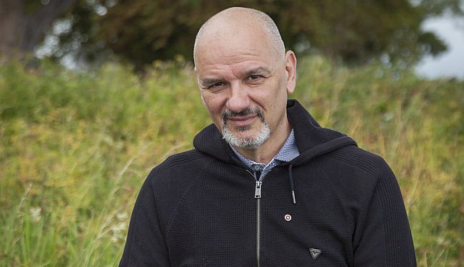 ZORAN ŽMIRIĆ: „U Hrvatskoj ima perspektive samo za članove i simpatizere vladajuće stranke“