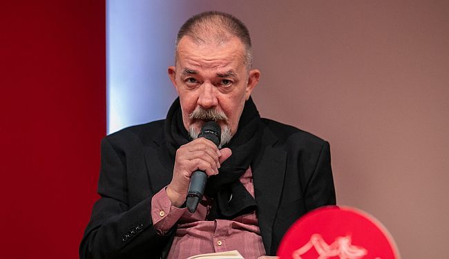 ZADNJA RUKA: Baretić je napisao rijetko zabavnu i duhovitu knjigu