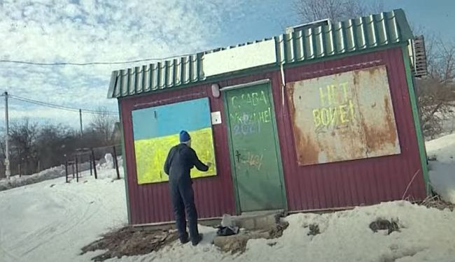 KUNE SE DA NEĆE PRESTATI: Ruski umjetnik antiratnim crtežima prkosi vlasti koja briše njegova djela