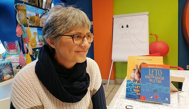 AUTORICA „LETA KAD SAM NAUČILA DA LETIM“: „Ovo je prebrojavanje normalnih ljudi koji žele da živimo normalno“