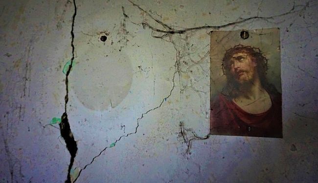 POTRESNE KRONIKE: „Polovice ljudi s fotografija više nema, pomrli su u kontejnerima“