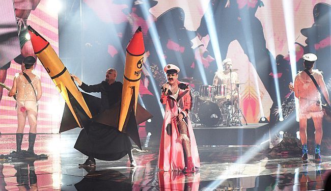 PROTIV SVIH NASTAVA ILI MAMA ŠČ: Let three be!