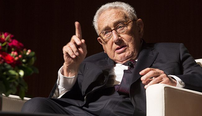 UZ SMRT HENRYJA KISSINGERA: „Konačno je umro omiljeni ratni zločinac američke vladajuće elite“
