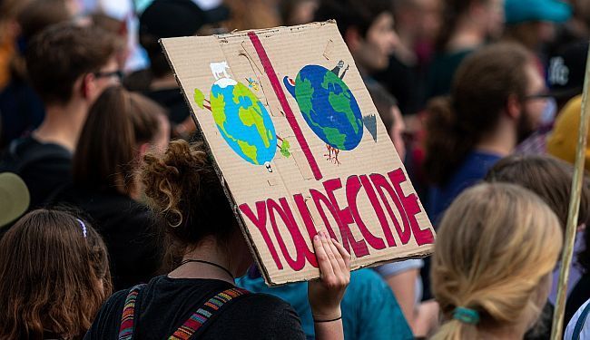 EKO-ANKSIOZNOST: Djeca su s pravom gnjevna, i roditelji i mediji čine ih živčanima 