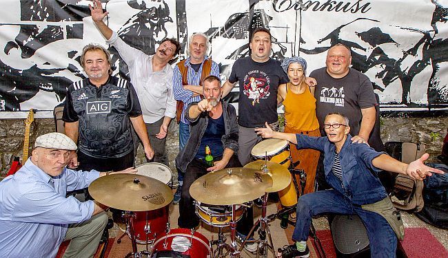 STIŽE LEGENDARNI „MEĐUBOŽIĆNJAK“: Cinkuši ponovno u Močvari 