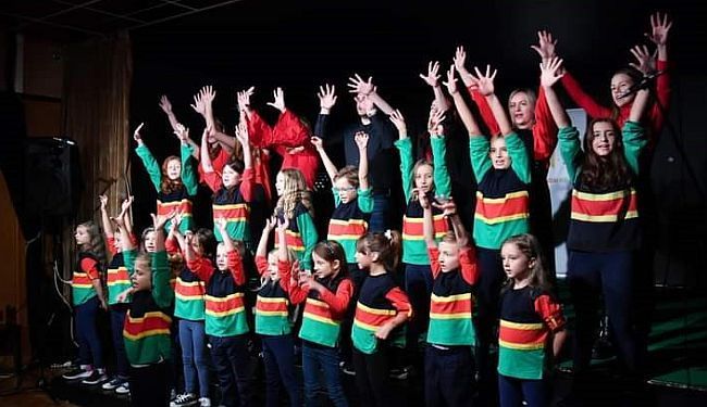 TANKA CRVENA NIT: Sedam desetljeća Centra mladih Ribnjak