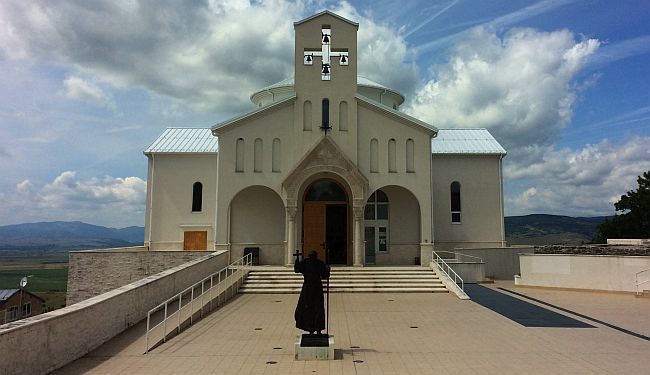 QUO VADIS EPISCOPI: Zašto Katolička Crkva u Hrvata panično bježi od lijevih ideja?