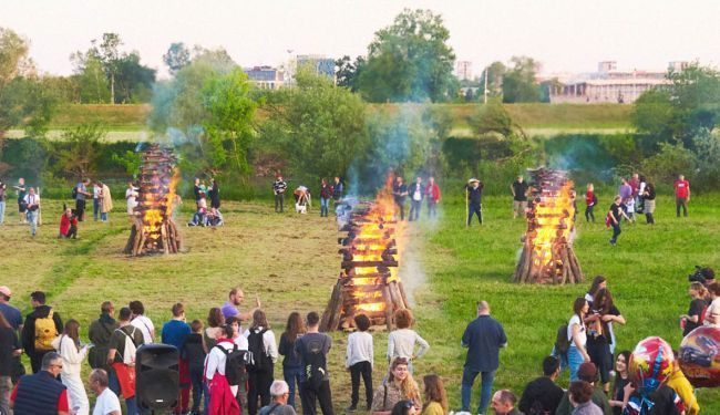 BAKLJE SLOBODE: 11. Trnjanski kresovi za osamdeset godina oslobođenja