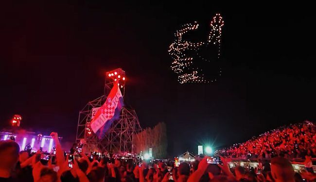 KULT SILE I RATA: Bogom se bestidno manipulira