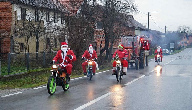 HO HO HO NA STARIM TOMOSIMA: Božić daleko od šoping-centara 
