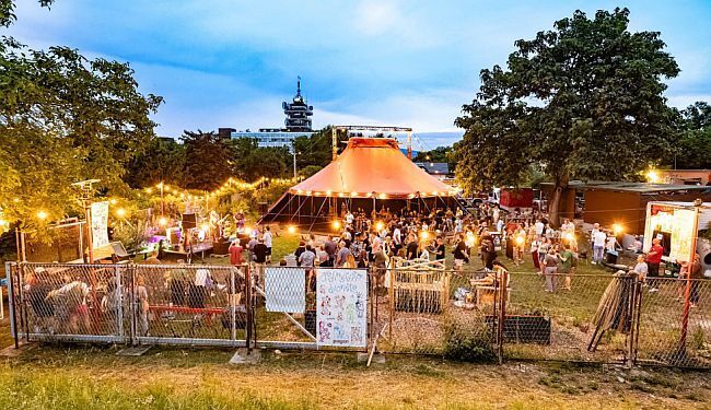 JEDINSTVENO DVORIŠTE: Usred Zagreba krije se zelena oaza u kojoj se susreću kultura, vrt i susjedstvo