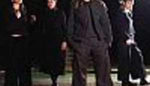 I-gle modna revija za žene od krvi i mesa