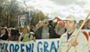 Tko kome pali svijeće