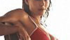 I s 42 godine Elizabeth Hurley ima najbolje tijelo na "otoku"