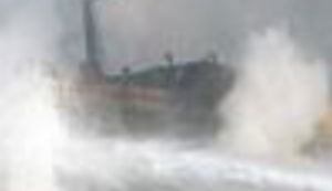 Lupiga na domak broda buktinje