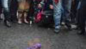 NISU LJUDI TU ZBOG ZASTAVA: Akcija mladih - uživaju u miru oni koji su ukrali milijune, a mlade se progoni za minorne stvari