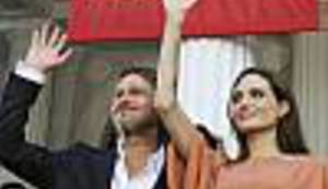 Angelina i Brad u Makarskoj by Boris Dežulović