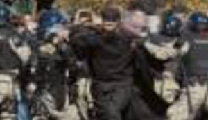 UOČI GAY PRIDEA U BEOGRADU CYNDI LAUPER PORUČUJE: Hrabrost je stati zajedno, pred brojnim preprekama i protivnicima