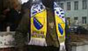 Mujo kuje konja po polumjesecu by Boris Dežulović