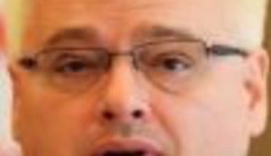 I FANOVI PROTIV JOSIPOVIĆA: Predsjednika zbog ACTA-e napali prijatelji na facebooku!