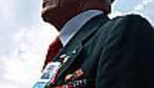 LUPIGA U KUMROVCU: Sretan ti rođendan druže Stari, a kapitalizmu pas nek pozdravi mater!