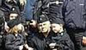 INDUSTRIJA 'GUMENIH MEDVJEDIĆA' I MAKSOVIH MESARA: Kako se u to ime može pjevati voljenoj zemlji, obitelji i Bogu?