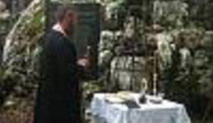 KAKO SE KOD NAS ODAJE POČAST ŽRTVAMA: Nije amen dok ja ne kažem da je amen! Amen!