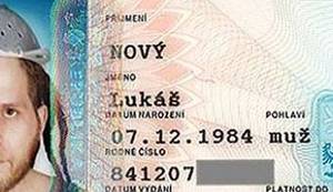 NARUGAO SE BIROKRACIJI: U osobnoj s cjediljkom na glavi jer vjeruje da je Svijet stvorila mješavina špageta i ćufti