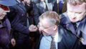 Šešelj u Novom Sadu pred 20 000 pristaša