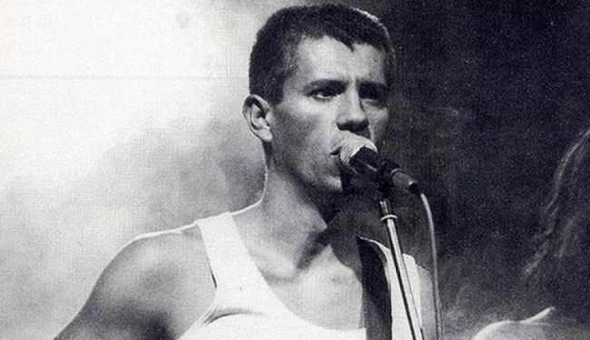 SJEĆANJE NA BEZVREMENSKOG VELIKANA: Stihovi Milana Mladenovića živjet će još dugo