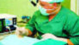 Roboti zamjenjuju kirurge